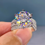 Load image into Gallery viewer, Sparkling Twisted Metal Inlaid White Zircon Ring for Women's Daily Wear To Receptions