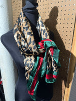 Load image into Gallery viewer, **"Elegant Scarf: Timeless Style & Comfort"**
