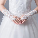 Load image into Gallery viewer, Girls Princess Gloves Girls Dress Glove Lace Diamond Performance Photography Costume Wedding Accessories for Kids Birthday Gift