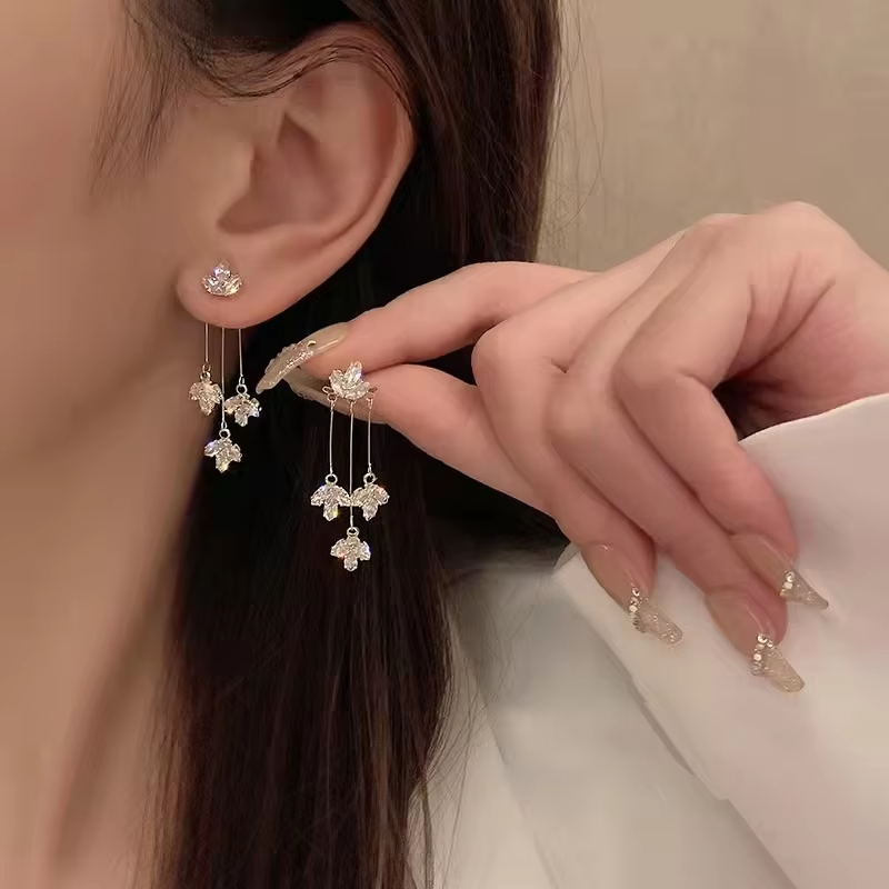 Cute Rhinestone Cat Drop Earrings for Women Korean Long Tassel Zircon Earrings Kitty Animal Fashion Party Earrings Jewelry Gift