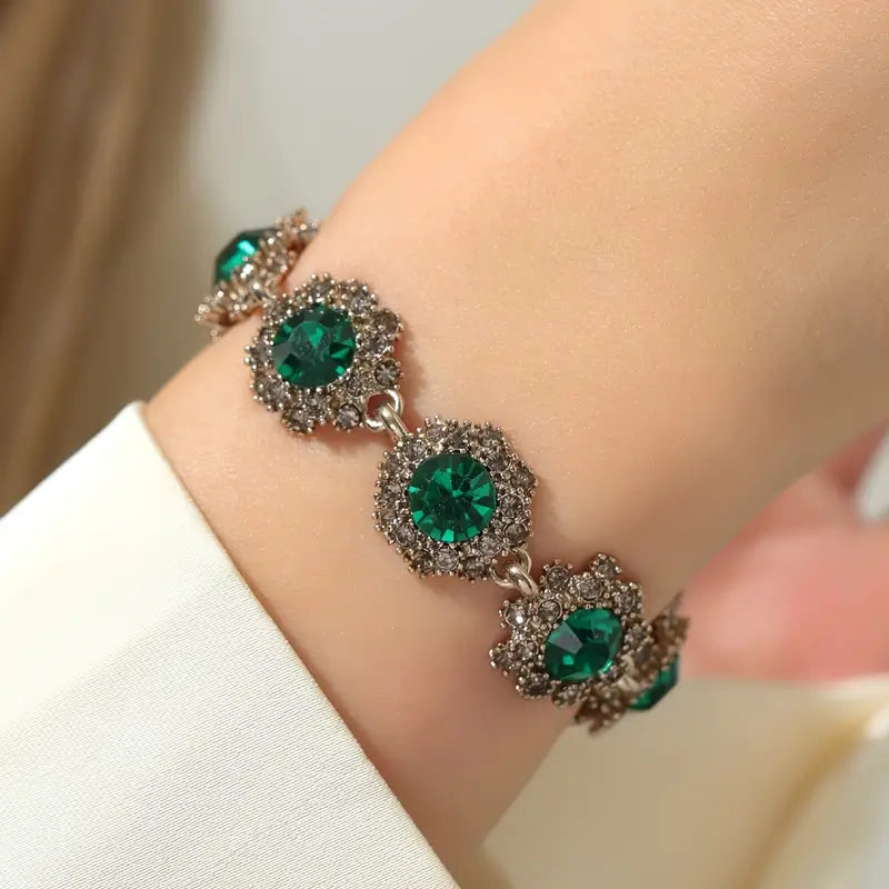 Elegant Vintage-Inspired Rhinestone Flower Bracelet - Perfect for Parties & Everyday Glam