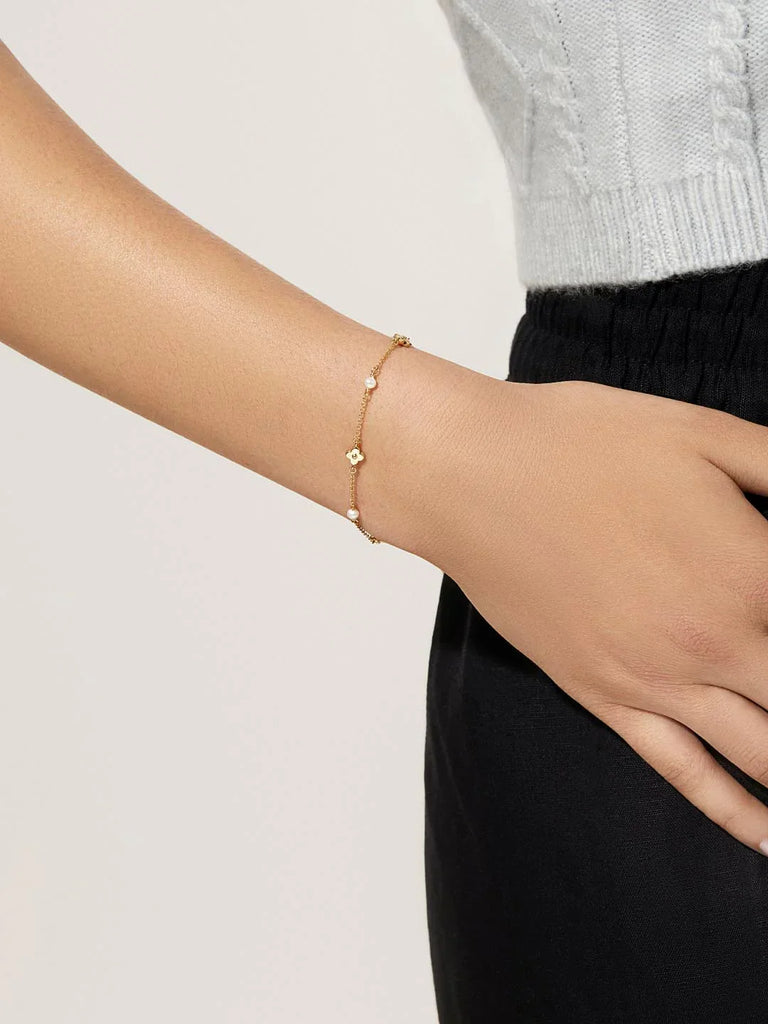 HANNAH BRACELE Four Leaf Small Petal Personalized Stainless Steel Women Bracelet 18K Gold Plated Pearl Jewelry Eid Gift For Her