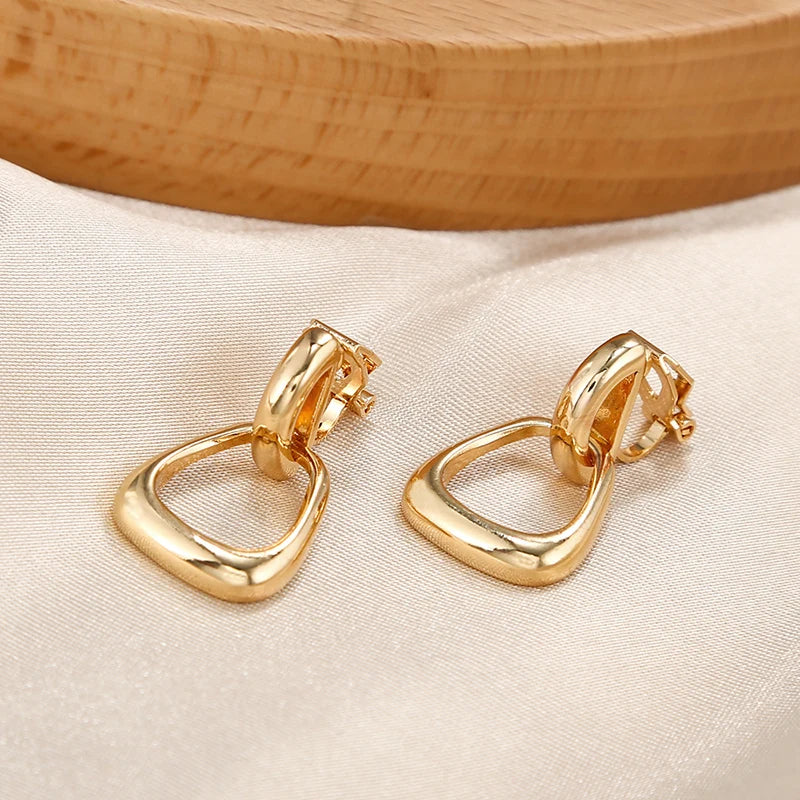 New Vintage Geometric Statement Clip Earrings for Women Dangle Drop Golden Metal  Brincos Non Pierced 2023 Fashion Jewelry