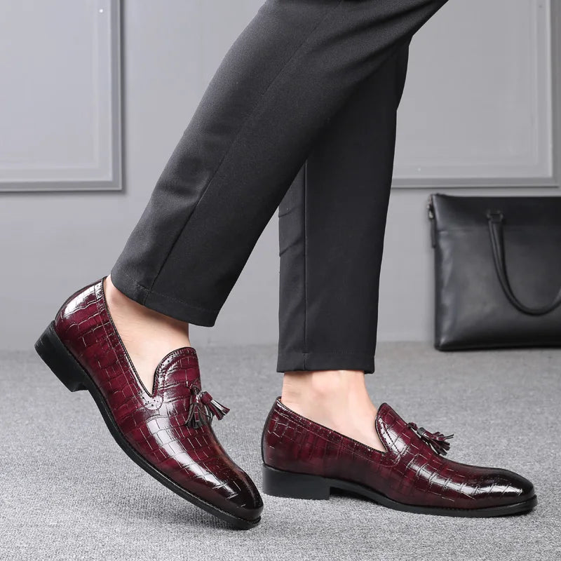 Japanese Style Vintage Casual Men Shoes Leather High Quality Formal Dress Shoes Loafers Business Wedding Tassel Brogue Shoes