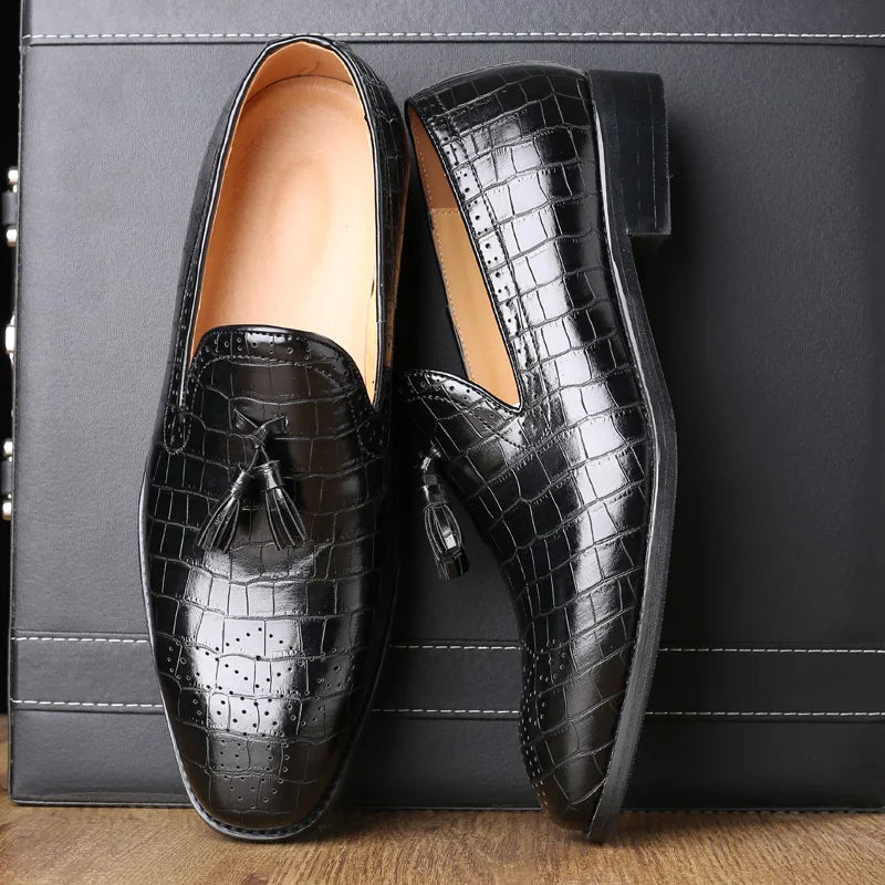 Japanese Style Vintage Casual Men Shoes Leather High Quality Formal Dress Shoes Loafers Business Wedding Tassel Brogue Shoes