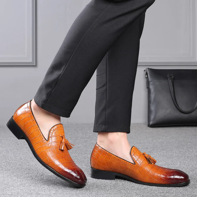 Japanese Style Vintage Casual Men Shoes Leather High Quality Formal Dress Shoes Loafers Business Wedding Tassel Brogue Shoes