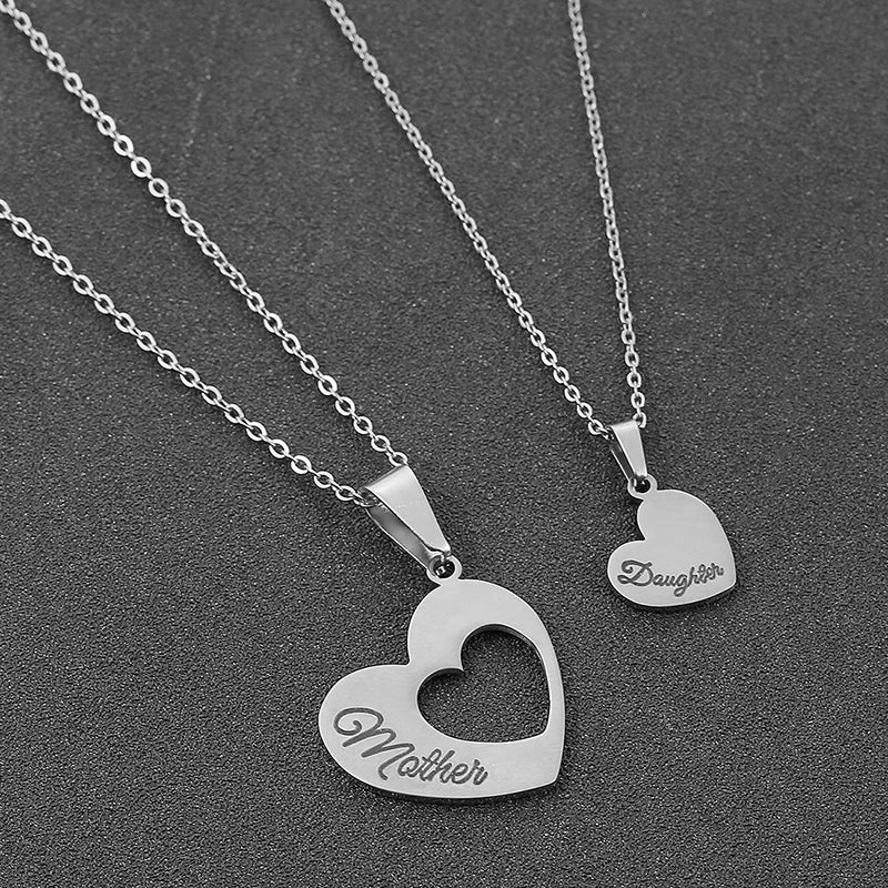 2pcs/Set Mother Daughter Heart Necklace Stainless Steel Splicing Engraved Letter Love Necklaces for Women Girls Mom Jewelry Gift