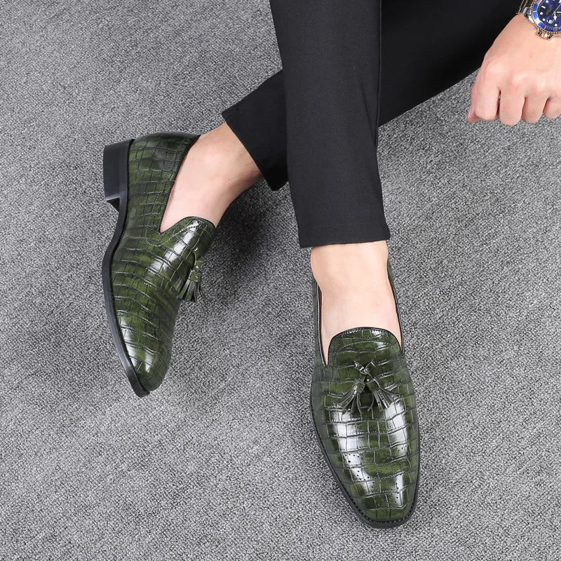 Japanese Style Vintage Casual Men Shoes Leather High Quality Formal Dress Shoes Loafers Business Wedding Tassel Brogue Shoes