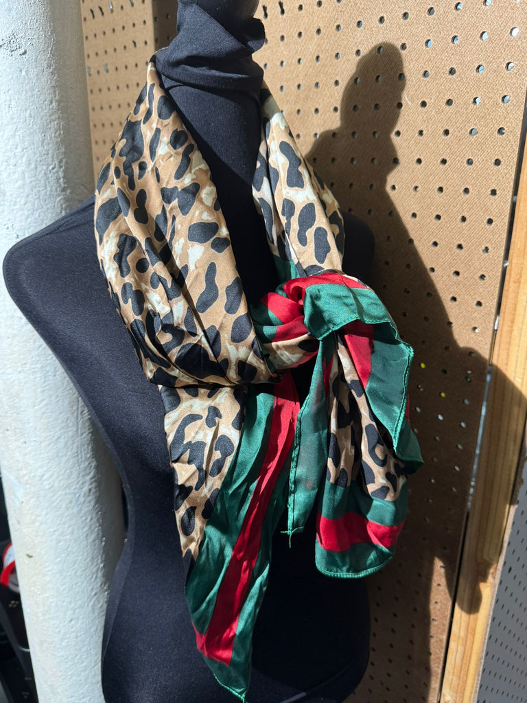 **"Elegant Scarf: Timeless Style & Comfort"**