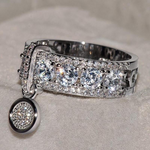 Load image into Gallery viewer, Fashion Zircon Ring Female Disc Electroplating Shixiong Ornament
