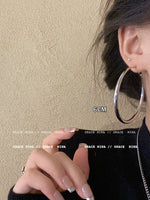 Load image into Gallery viewer, Cold Style Waltz Metal Simple Bracelet Female Niche Style Ear

