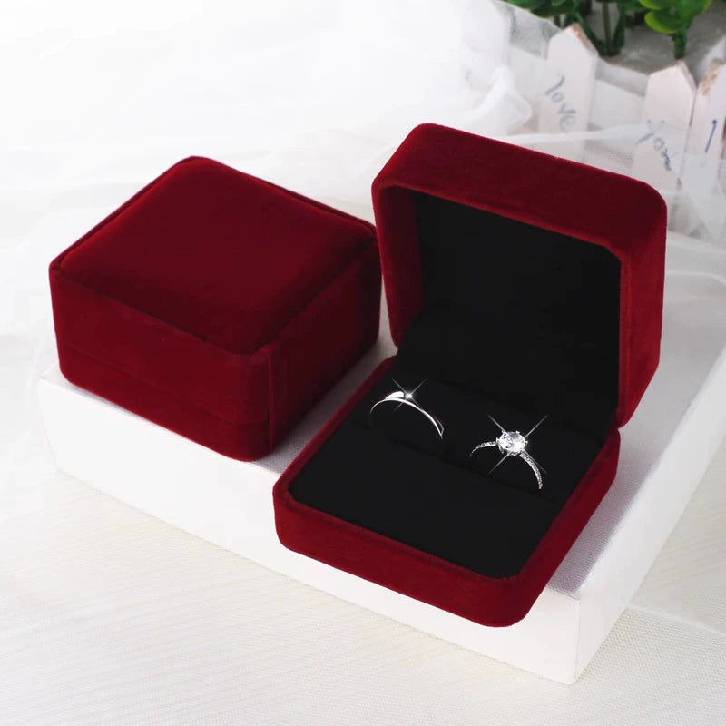 Accessible Luxury Props for Wedding Ceremony Couple Couple Rings