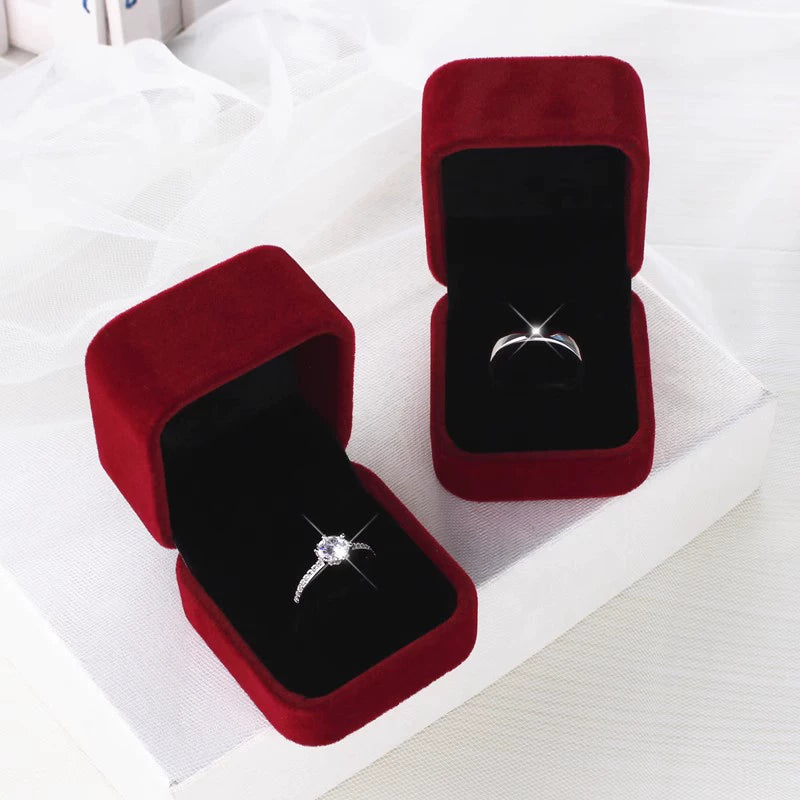 Accessible Luxury Props for Wedding Ceremony Couple Couple Rings