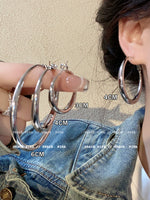 Load image into Gallery viewer, Cold Style Waltz Metal Simple Bracelet Female Niche Style Ear
