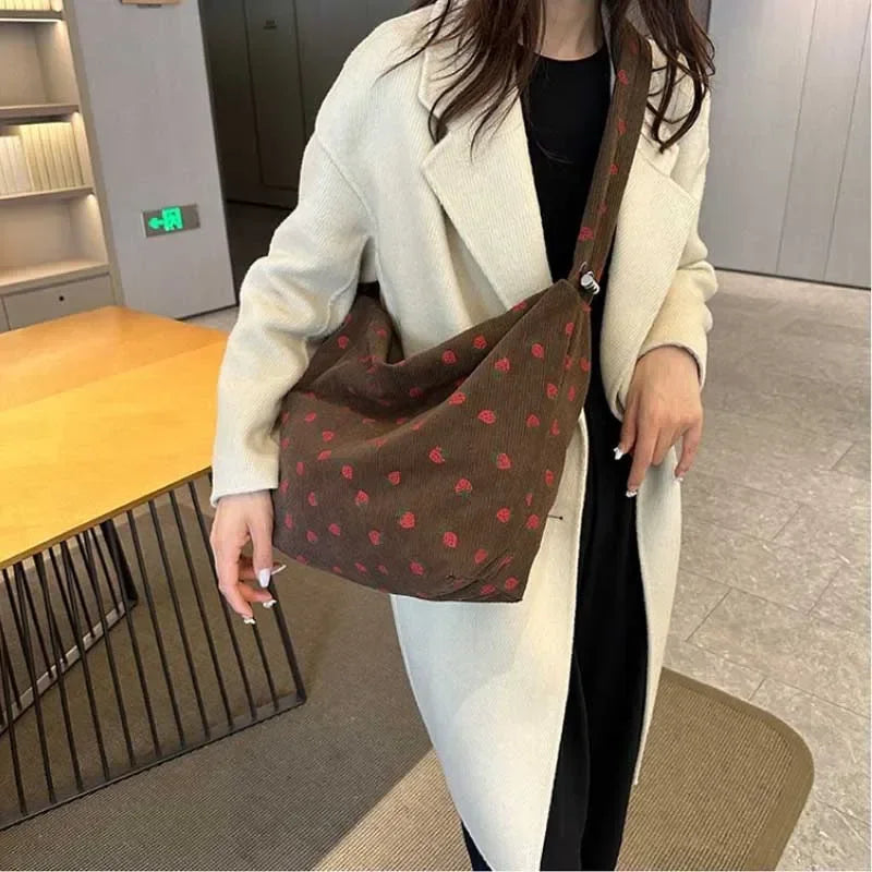 Strawberry Printed Shoulder Bag Pleated Corduroy Cross Body Messenger Bag New Large Capacity Ruched Shopping Bucket Bag Handbags