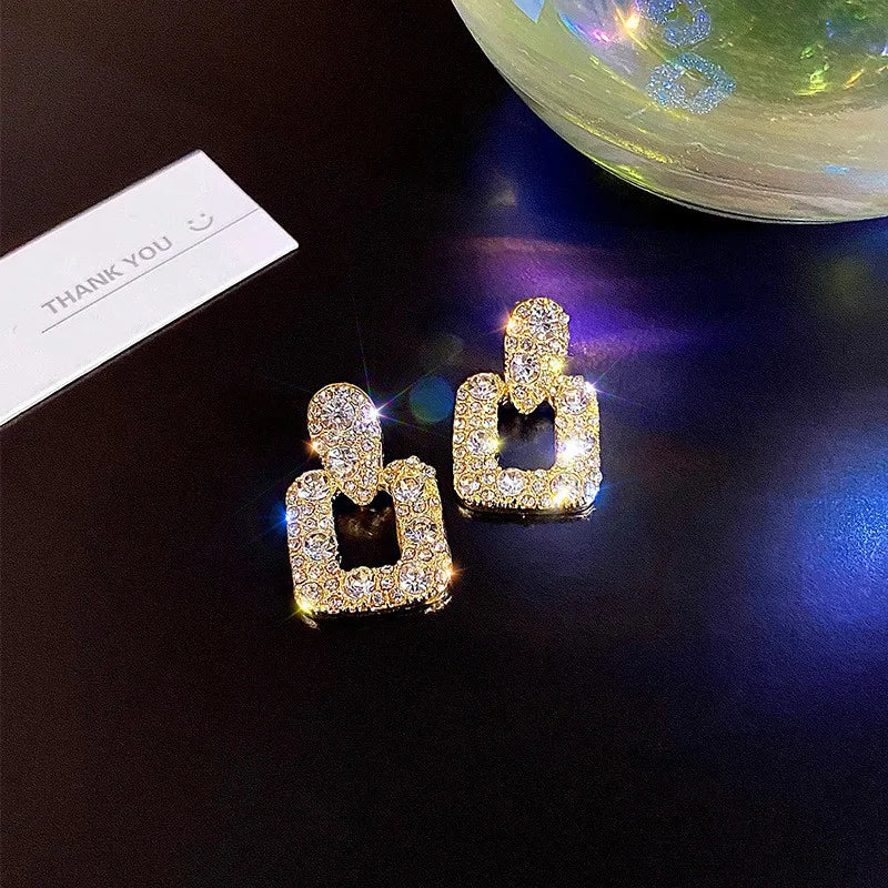 Fine Gold Color Rhinestone Square Round Earrings for Women Luxury Exquisite Stud Earrings Girl Wedding Engagement Party Jewelry