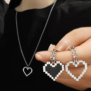 2023 Heart Shape Pixel Couples Necklace New Design Simple Creative Black White Hollow Heart Pendant Choker Necklaces 2PCS/Set