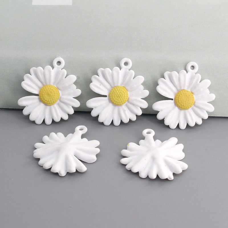 10pcs/pack Retro Acrylic Daisy Flower Charms Korean INS Fashion Earring Bracelet Keychain Flowers Pendant Jewlery Making DIY