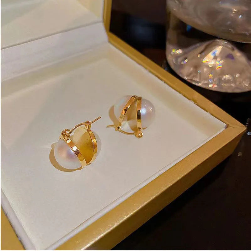 Luxury Pearl Earrings Creative White Half Ball Design Small Simple New Jewelry Earings For Women