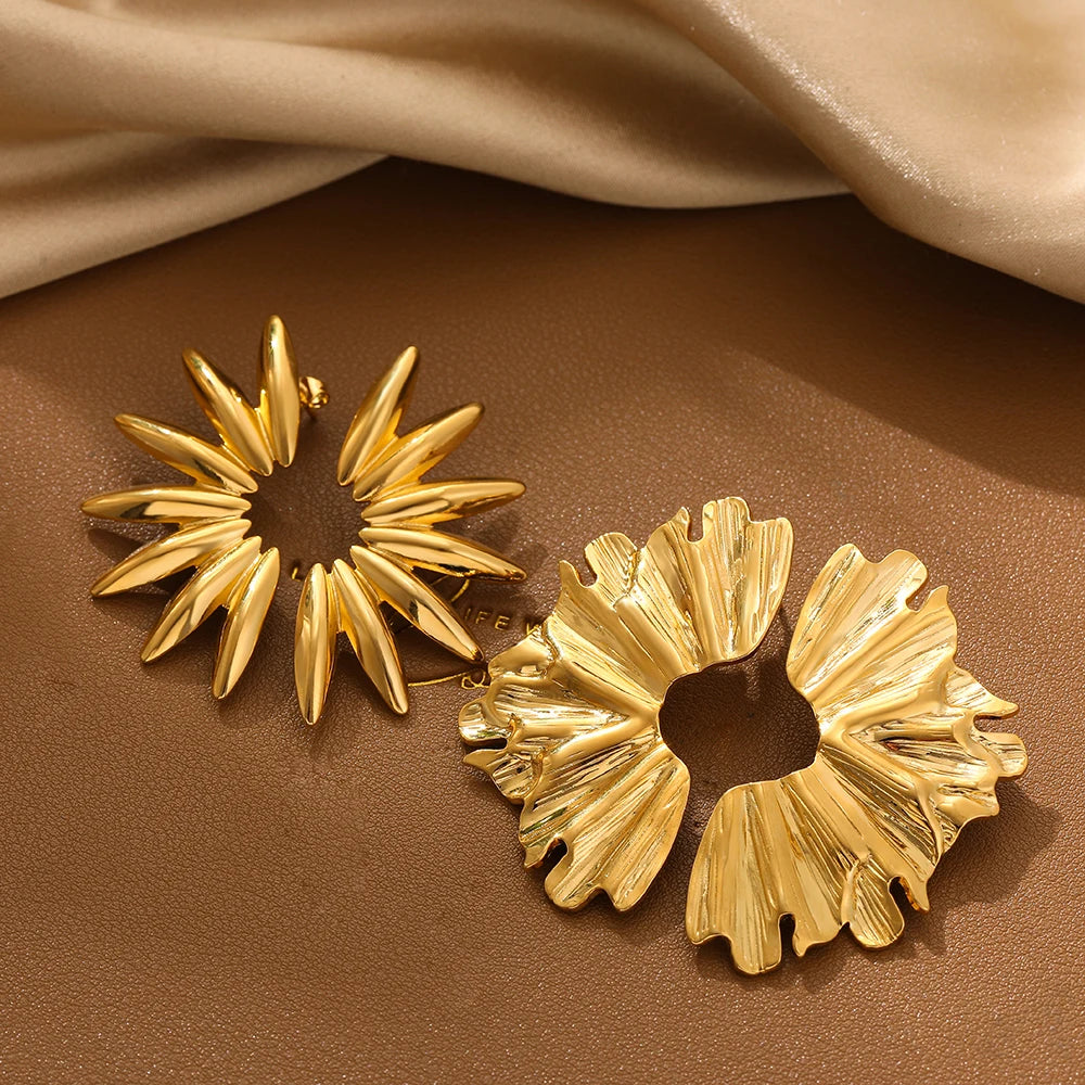 Punk Exaggerated Gold Plated Wrinkled Leaf Earrings For Women Symmetric fan-shaped statement Earring Vintage Jewelry