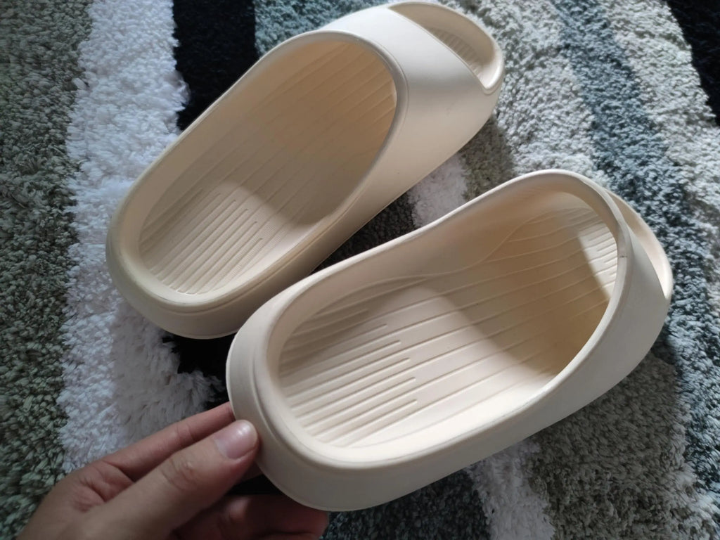 Comwarm New Fashion Thick Bottom Slippers For Women Summer Outdoor Men Beach Slides Indoor Non-slip Bathroom Slides Beach Shoes