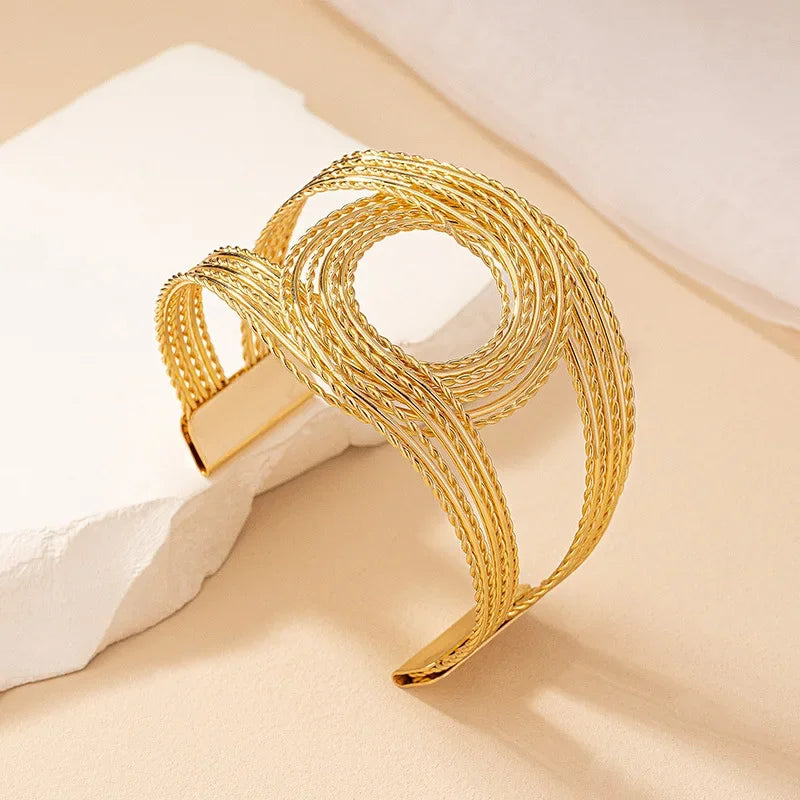 Geometric circle twist open bracelet for women simple style party gift OL holiday fashion jewelry CB033