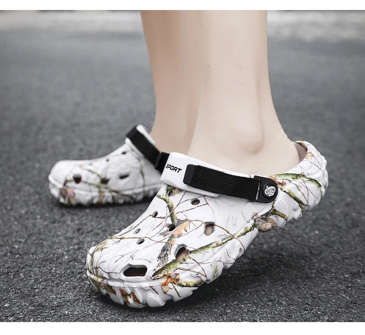 2024 Summer New Men's Slippers Outdoor Garden Clogs Male Casual Shoes Fashion Luxury Sandals Comfort Home Soft Slippers 40-45