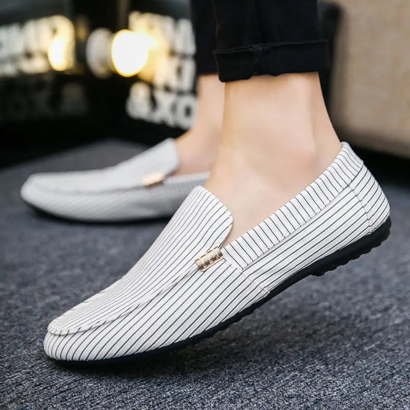 Spring and Summer Men's Loafers Large Size Light and Comfortable Flat Shoes Men's Breathable Non-slip Soft Casual Canvas Shoes