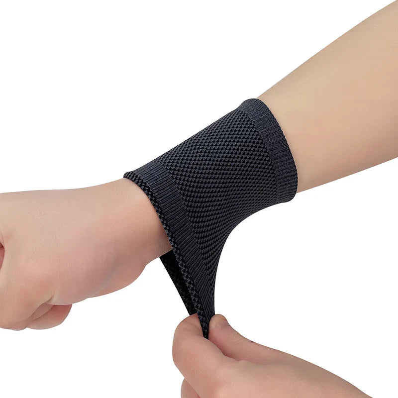 A pair Graphene Wrist Support Band Sport Bracers Sweat Towel Cuff Tennis Wrist Guard Protector Strap Fitness Run Sweatband Gym