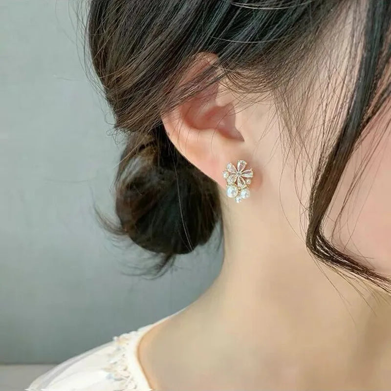 Korean Style Crystal Flower Stud Earrings For Women Sweet Flower Imitation Pearl Zircon Rhinestone Earring Party Jewelry Gifts