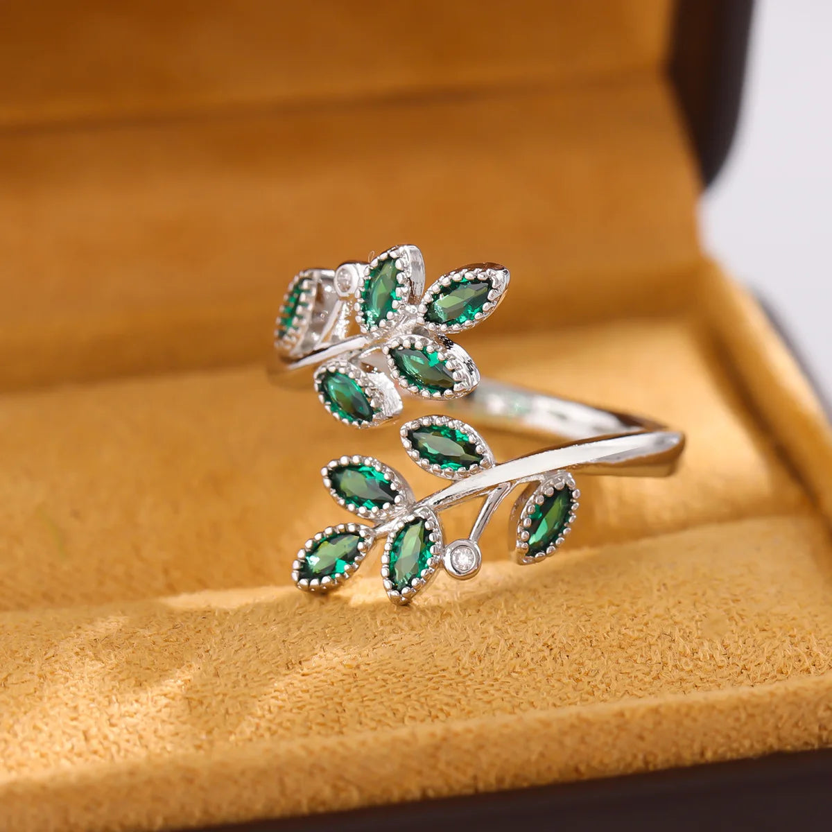 Wedding anniversary fashion 925 sterling silver emerald fine jewelry open rings for women bague lr294