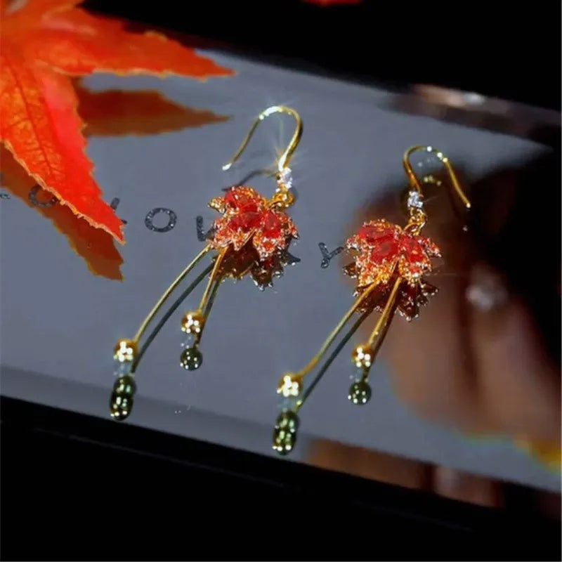 Exquisite Red Rhinestone Zircon Maple Leaf Stud Earrings For Women Vintage Personality Crystal Earring Fall Winter Charm Jewelry