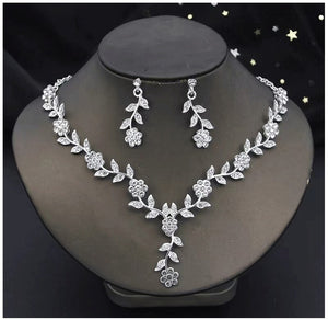3 Pcs Sweet Jewelry Set Exquisite Rhinestone Pendant Banquet Party Women Fashion Romantic Crystal Necklace Earring Accessory Set