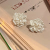 New big white flowers study earrings for women's personality fashion unique design Brincos wedding jewelry whole sale birthday g