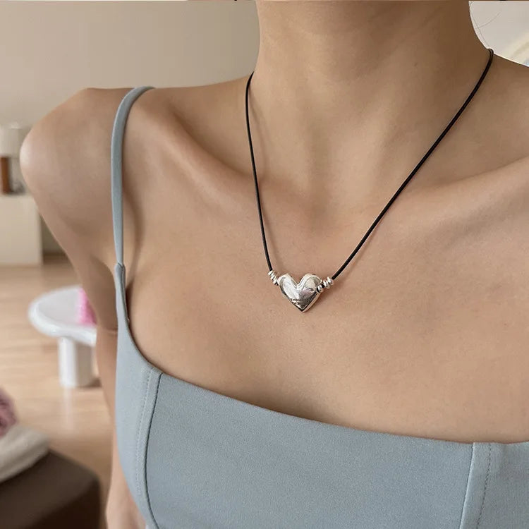 Pull-out Leather Metal Love Necklace Female Design Sense Niche Retro Personality Simple Versatile Neck Chain Collarbone Chain
