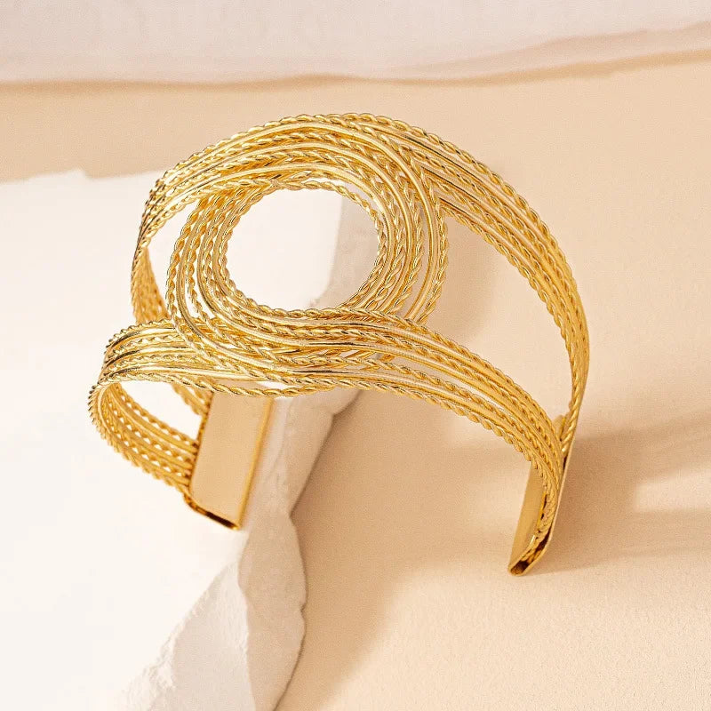 Geometric circle twist open bracelet for women simple style party gift OL holiday fashion jewelry CB033