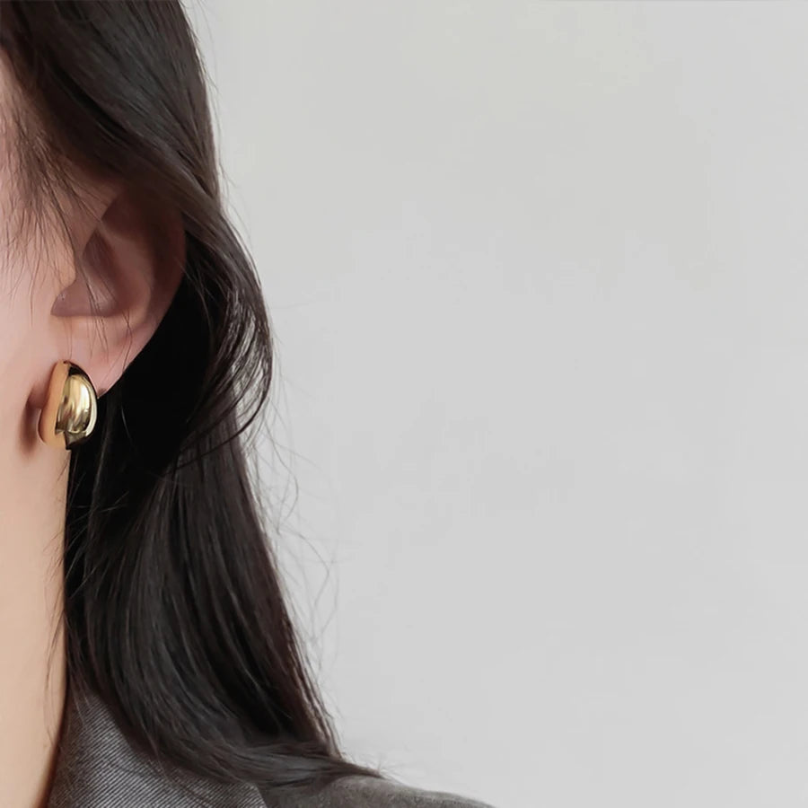Amz Hot Sale Chunky Metal Coil Clip on Earrings Smooth Oval Round Gold Plated Non Pierced Earrings Trendy Jewelry for Women Gift