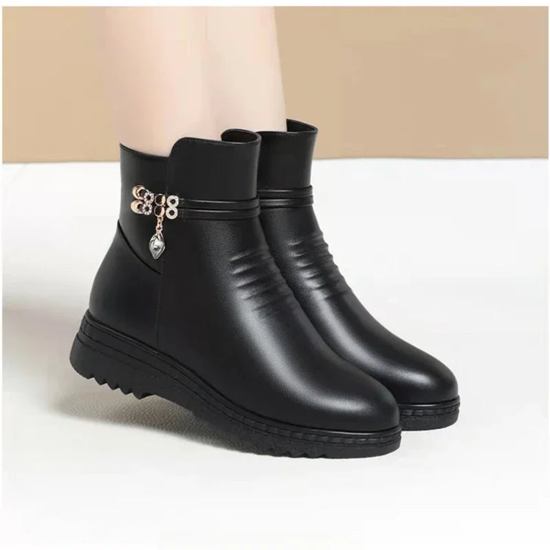 Leather Women Boots 2024 Winter Thick Wool Lined Genuine Leather Women Snow Boots Large Size Women Winter Shoes