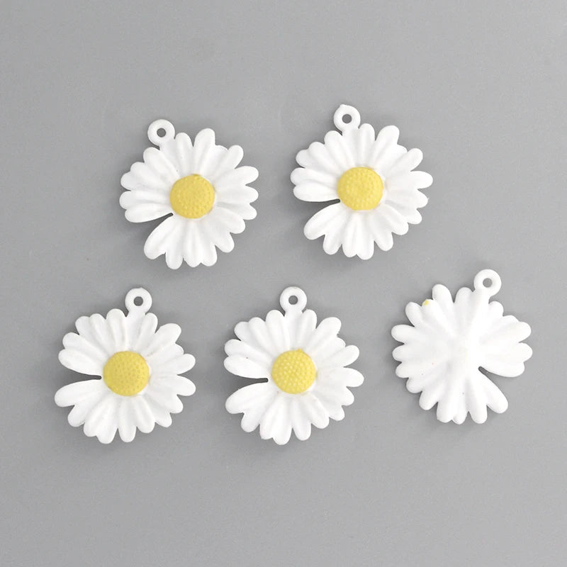 10pcs/pack Retro Acrylic Daisy Flower Charms Korean INS Fashion Earring Bracelet Keychain Flowers Pendant Jewlery Making DIY