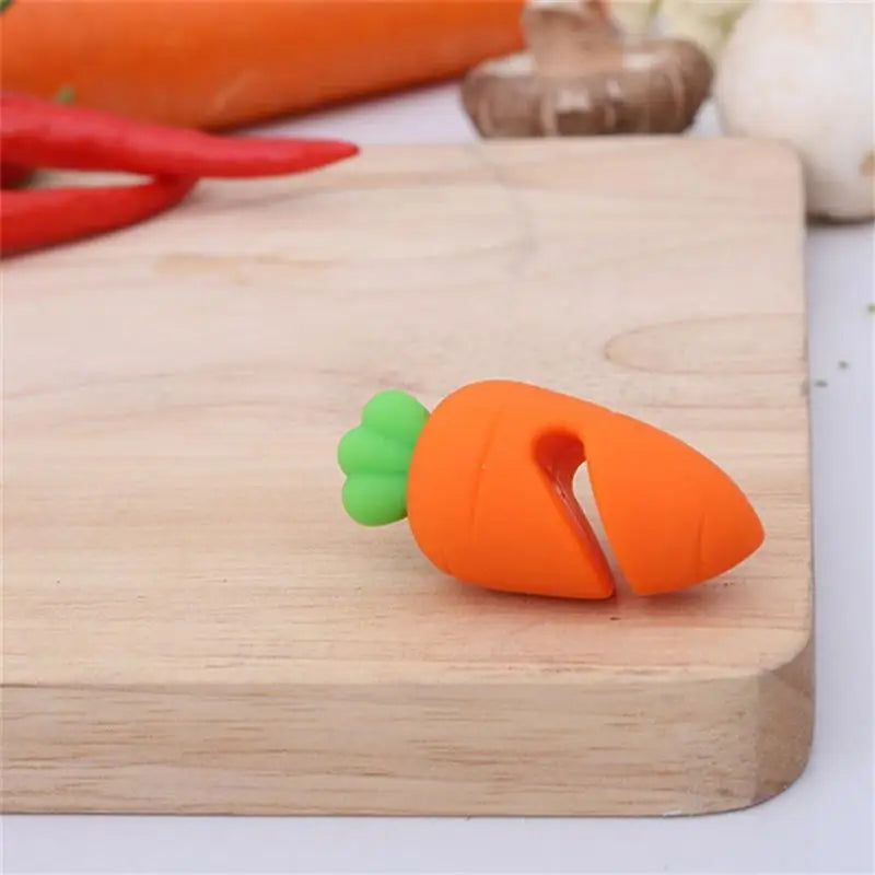 Creative Cute Little Pepper Carrot Chicken Leg Modeling Pot Lid Raising Silicone Anti-Spill Kitchen Practical Fun Gadget 1PC