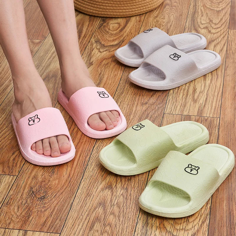 Cartoon Bear non-slip slippers for men and women soft and comfortable summer indoor floor Kawaii slippers flip-flop sandals