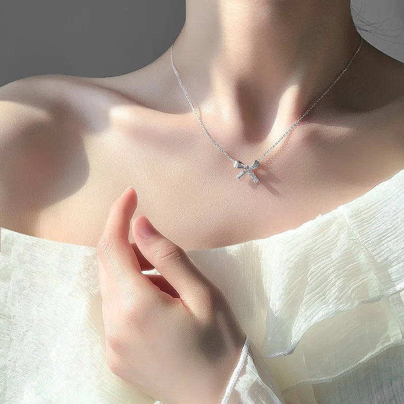 New Shiny Bowknot Pendant Necklaces For Women Exquisite Bird Moon Star Clavicle Chain Necklace Fashion Choker Party Jewelry Gift