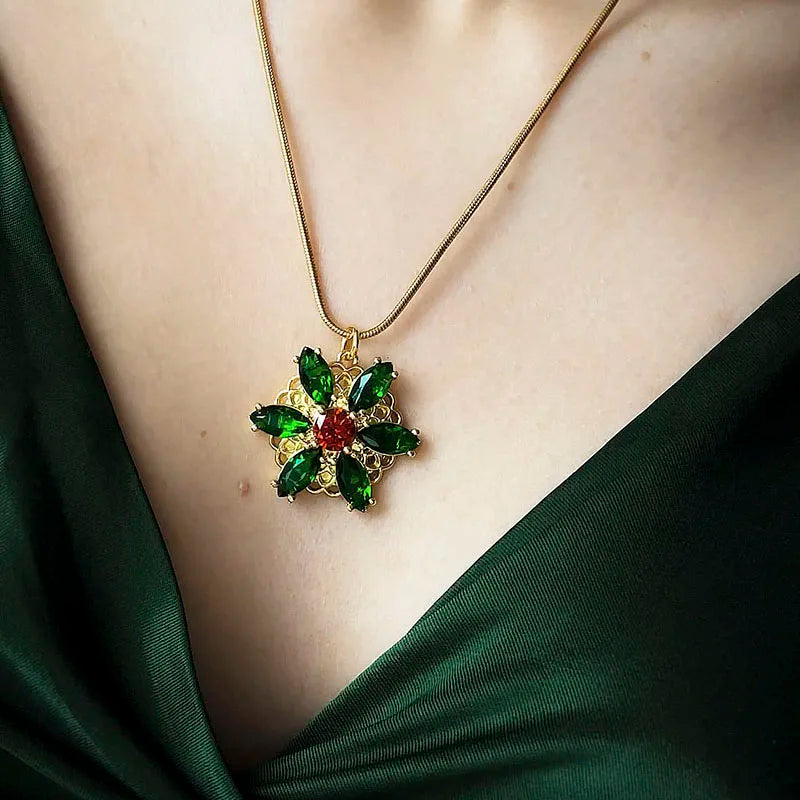 Valily Anastasia NecklaceTogether In Paris Emerald Stone Flower Necklace Lost Princess Inspired Pendant Necklace for Women