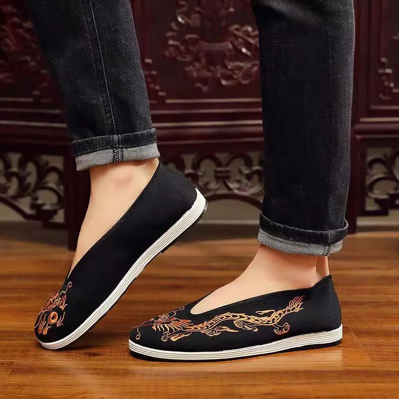 Old Beijing Cloth Shoes Men Soft Sole Chinese Embroidery Male Shoes Chinese Style Yellow Black Dragon Round Mouth Loafer Shoes