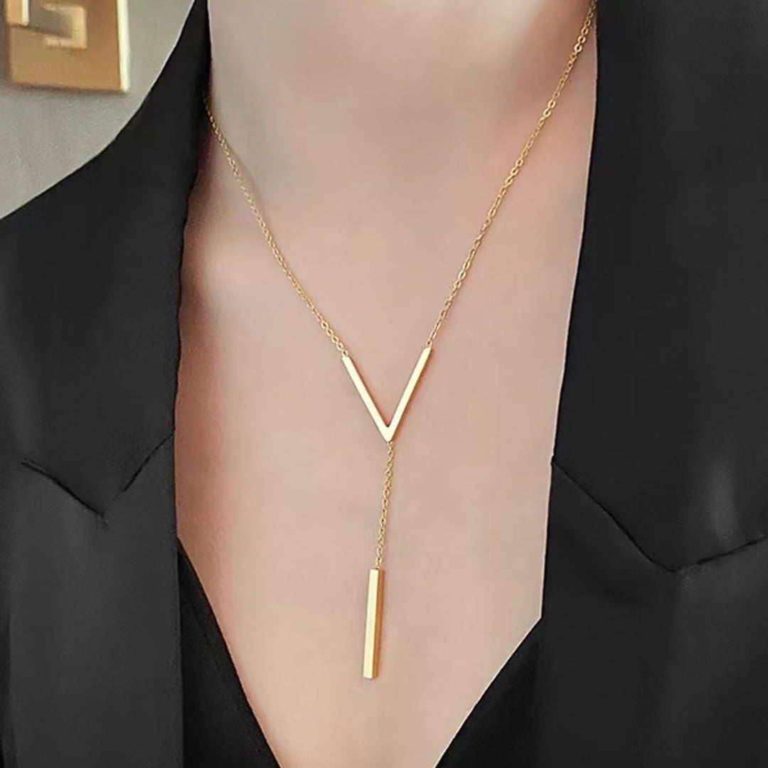 316L Stainless Steel Letter V Pendant Charms Necklace Romantic Minimalist Short Clavicle Chain Tassel Choker Gift For Girlfriend