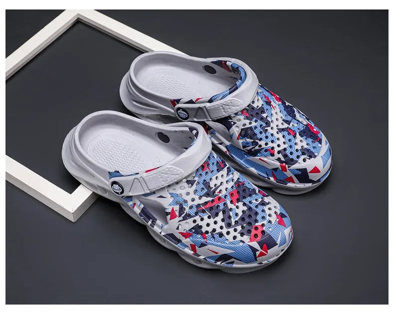 2022 New Arrival Men's Clogs Summer Shoes Men Slippers Breathable Non-slip Mules Male Garden Shoes Casual Beach Sandals Zapatos