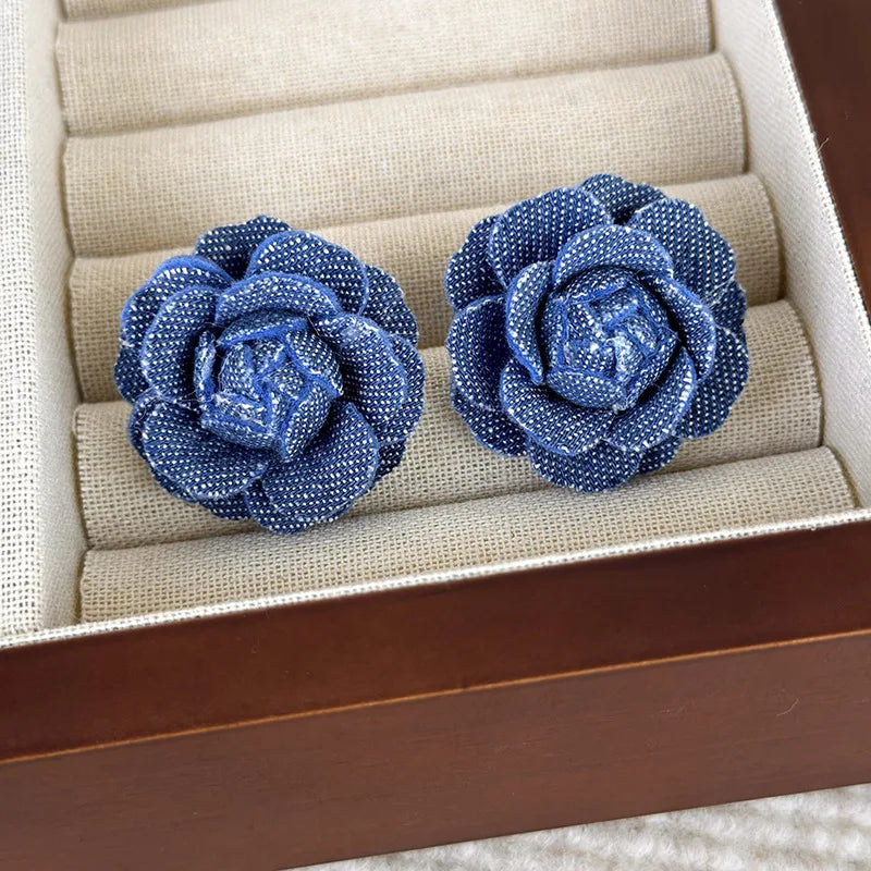 Minar French Retro Blue Color Cloth Denim Rose Flower Drop Earrings for Women Multi Layers Floral Statement Earring Brincos 2024