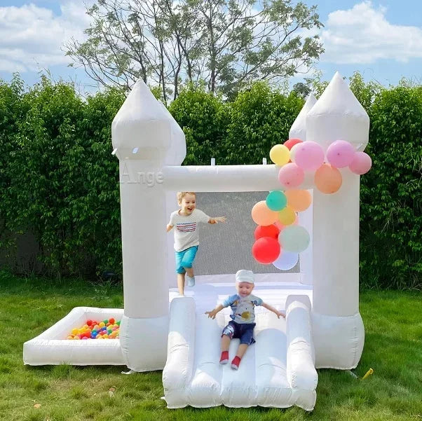 Pretty hot-selling mini white wedding indoor outdoor kid playing toy white inflatable castle bounce house