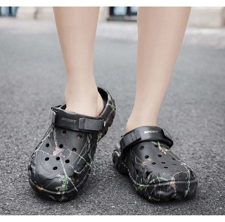 2024 Summer New Men's Slippers Outdoor Garden Clogs Male Casual Shoes Fashion Luxury Sandals Comfort Home Soft Slippers 40-45