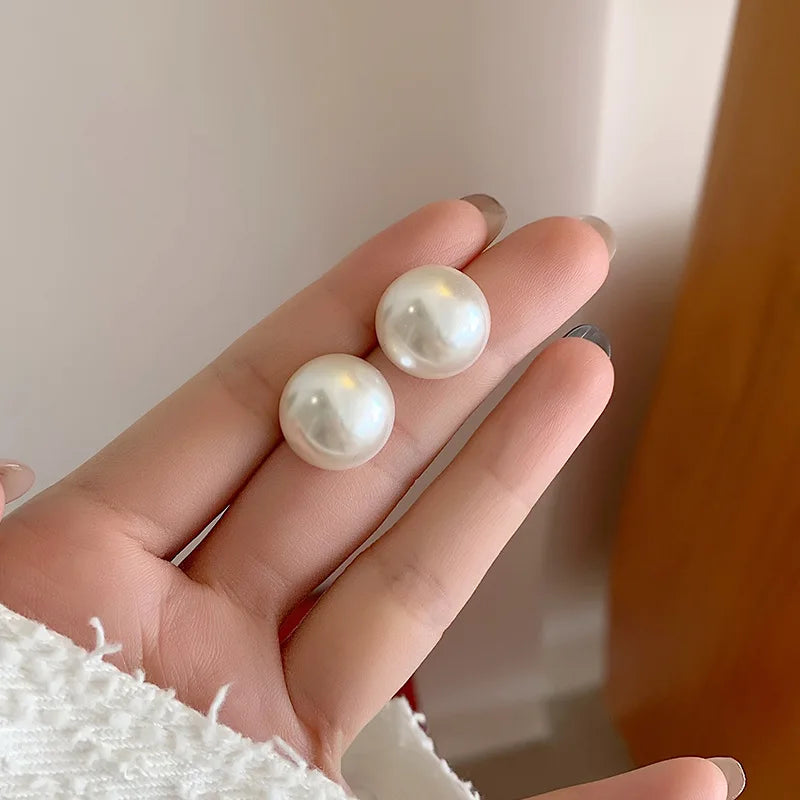 Diameter 15 Mm Minimalism White Simple Round Simulated Pearl Clip on Earrings No Pierced for Women Wedding Party Jewelry